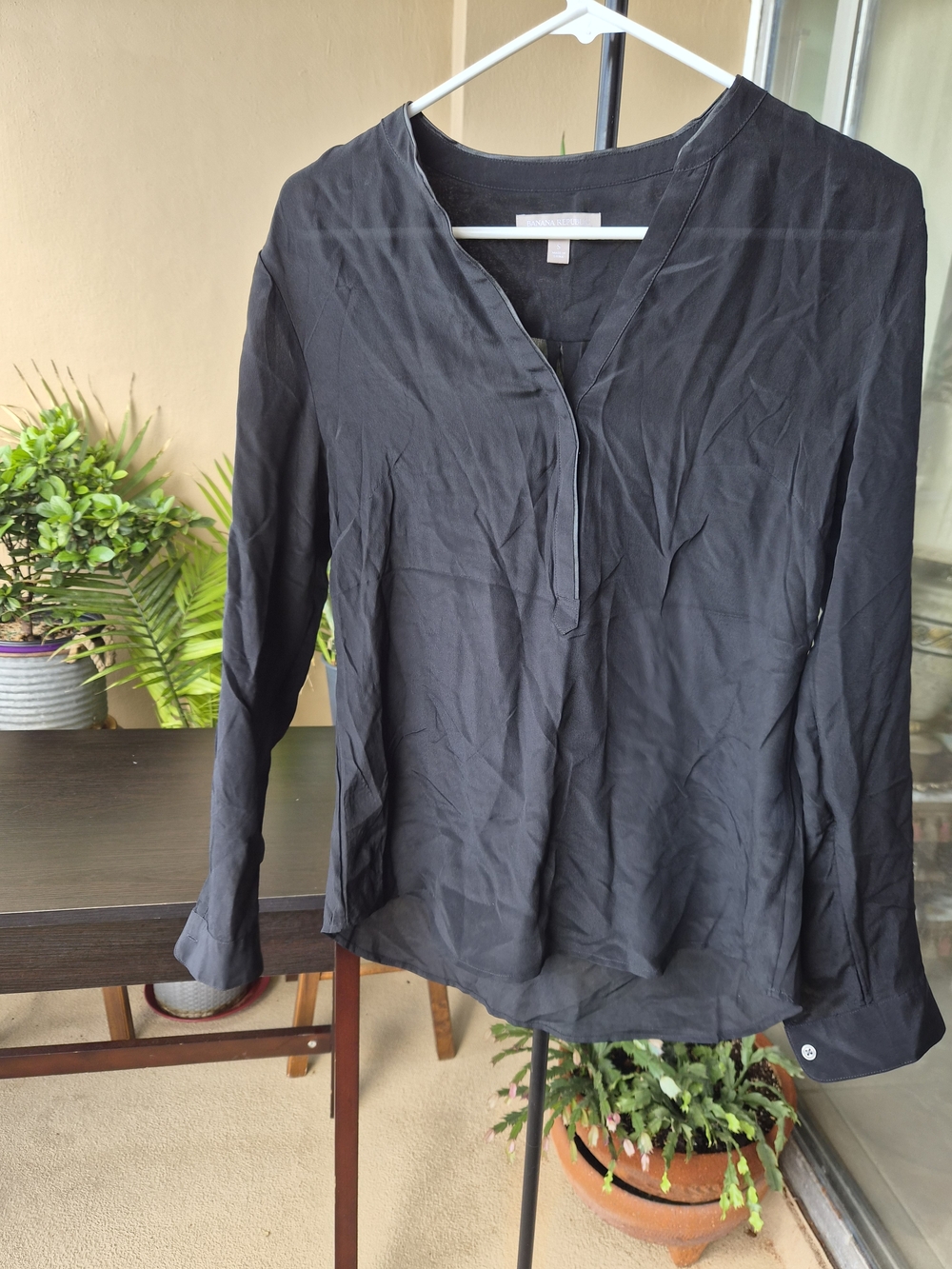 Banana Republic Silk Blouse Black Long Sleeve Size S